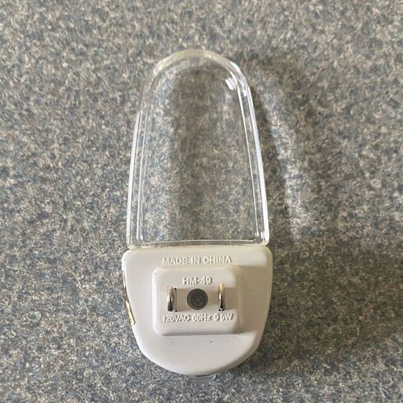 LED Night Light with Sensor - Picture 4 of 9